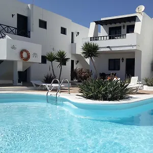 https://apartamentos-albatros-puerto-del-carmen.in-canary-islands.com