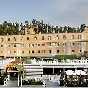Torres I Villanueva Del Arzobispo